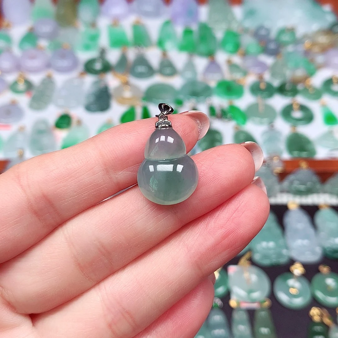 翡翠颈饰18K金镶嵌天然翡翠A货