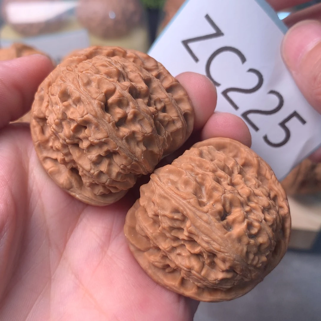 文玩核桃把件红皮球白40