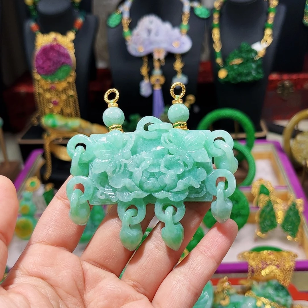 【闪购商品】翡翠吊坠(赠链)未镶嵌福利