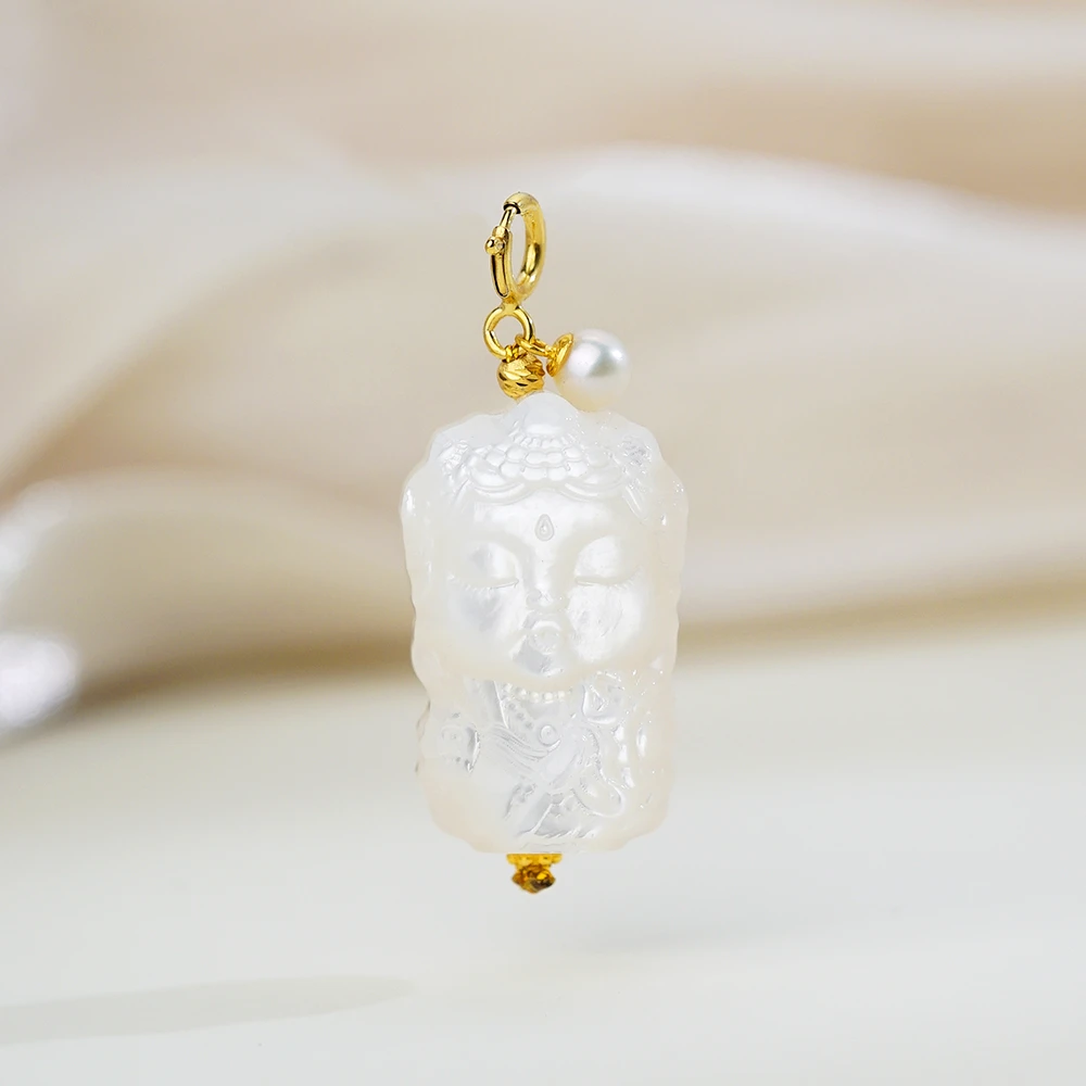 “初白”18K珍珠白贝度母百搭扣吊坠44058