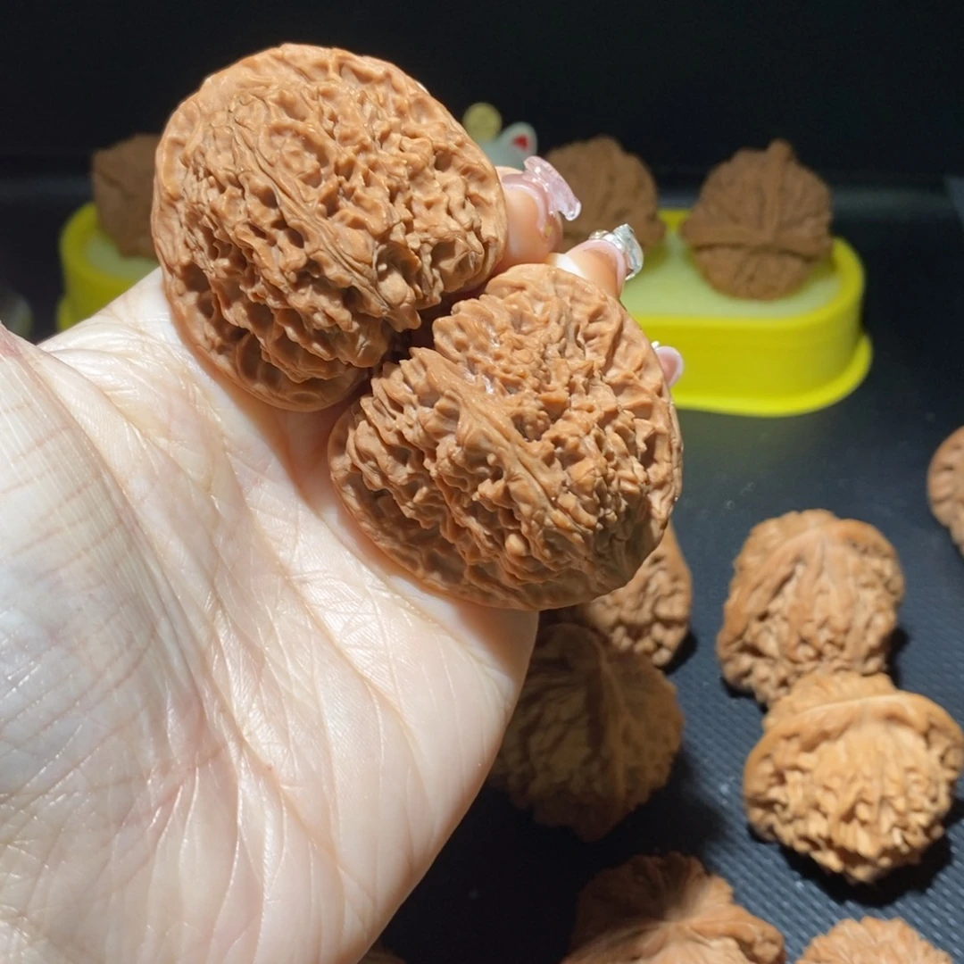 立***空把件文玩核桃南疆
