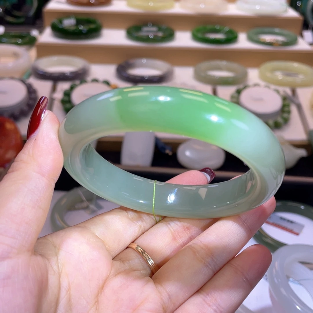 颈饰未镶嵌和田玉收藏级翠青手镯59/60