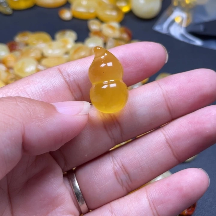 裸石琥珀未镶嵌蜜蜡