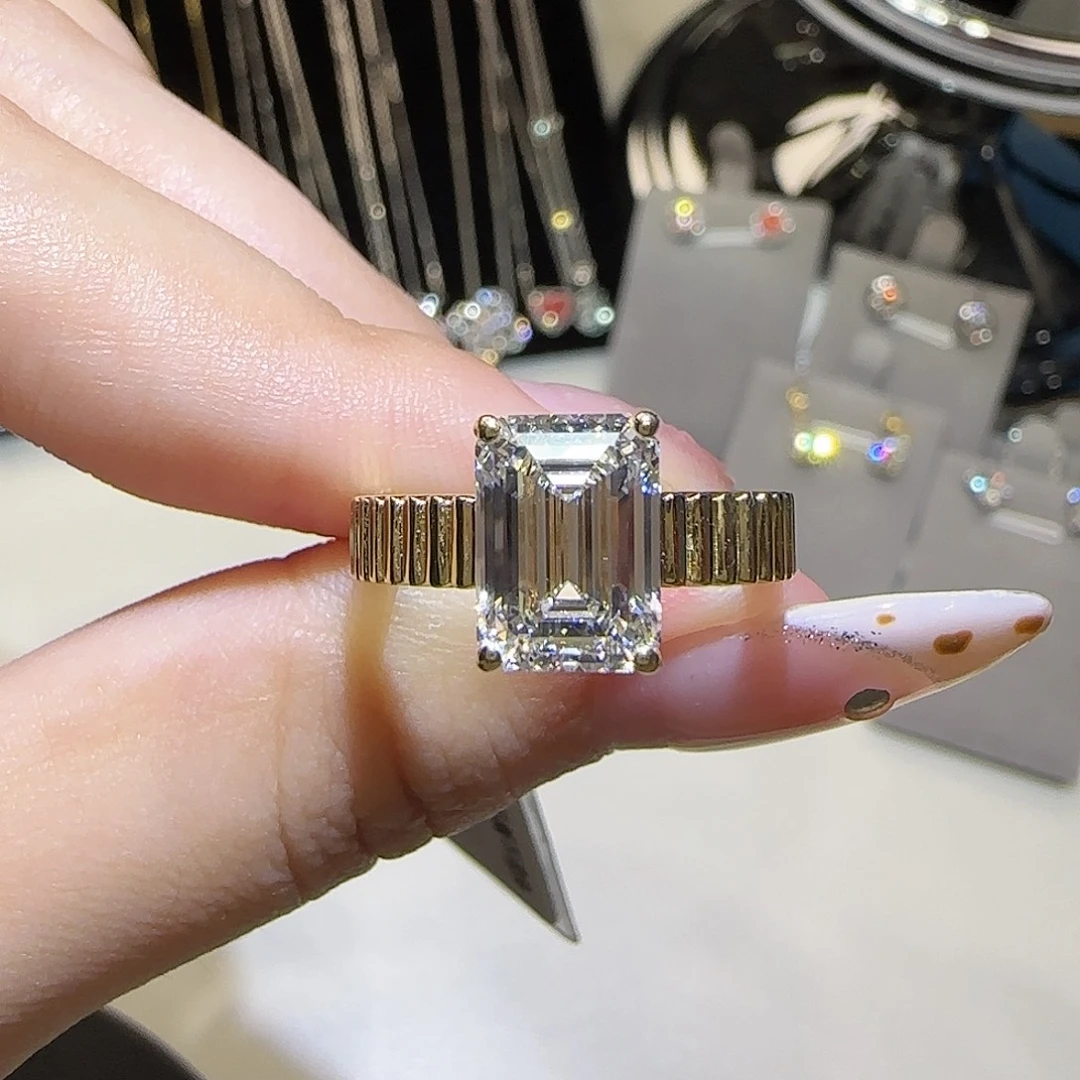 18K金镶嵌实验室培育钻石罗缎祖母切3卡12-17