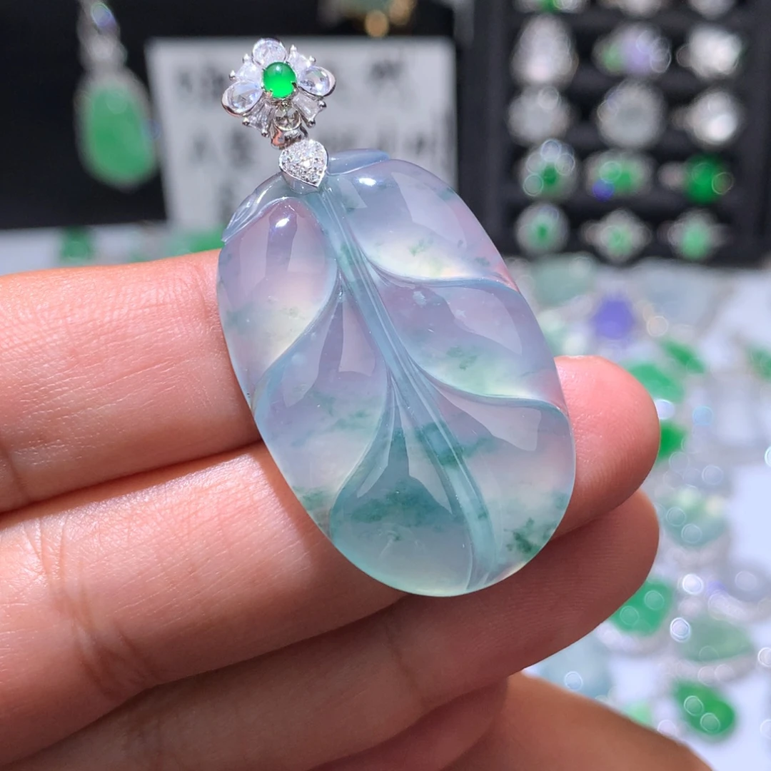 翡翠18K金镶嵌吊坠(赠链)