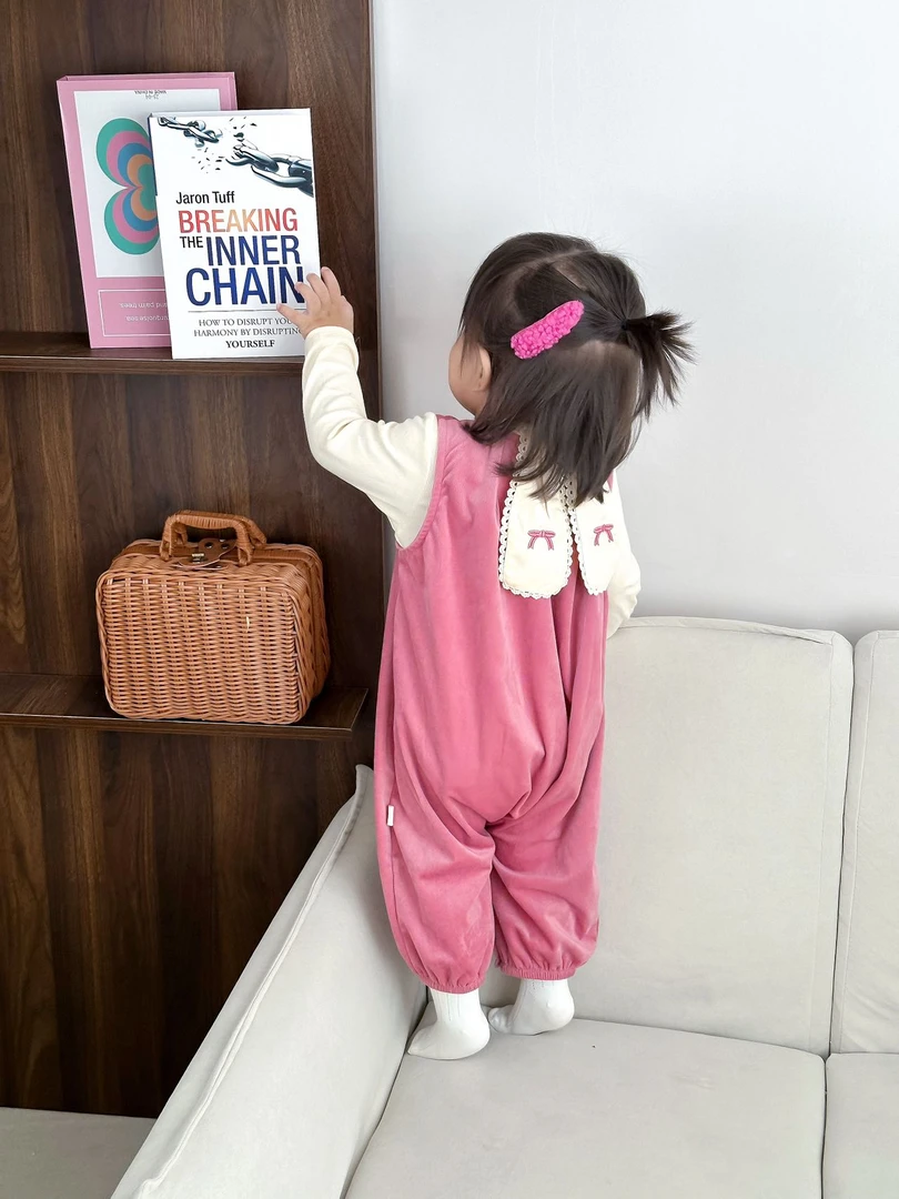 婴儿衣服背带裤套装连体女宝宝秋装两件套洋气一岁外出春秋季幼儿