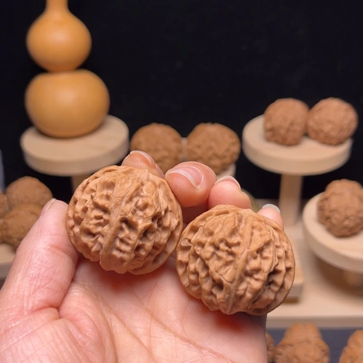 文玩核桃吊坠38苹果园