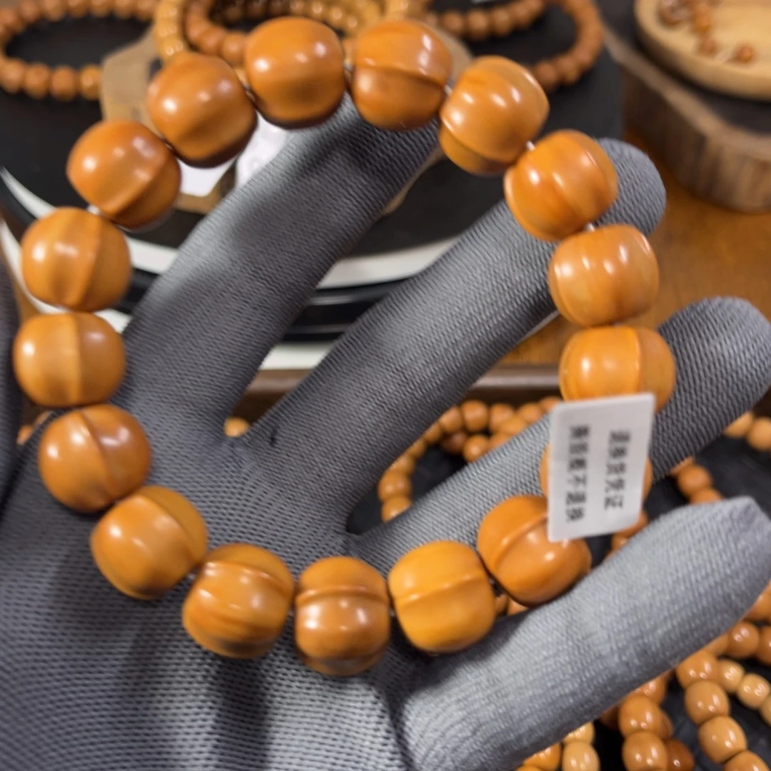 張***瀚猴头核桃手串大鲨鱼