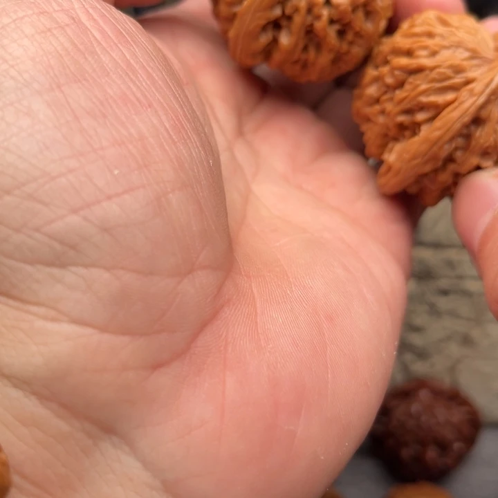 文玩核桃吊坠?****e四座楼