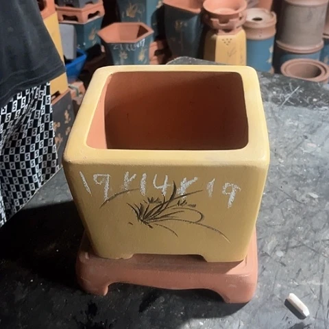紫砂花盆小方盆一个