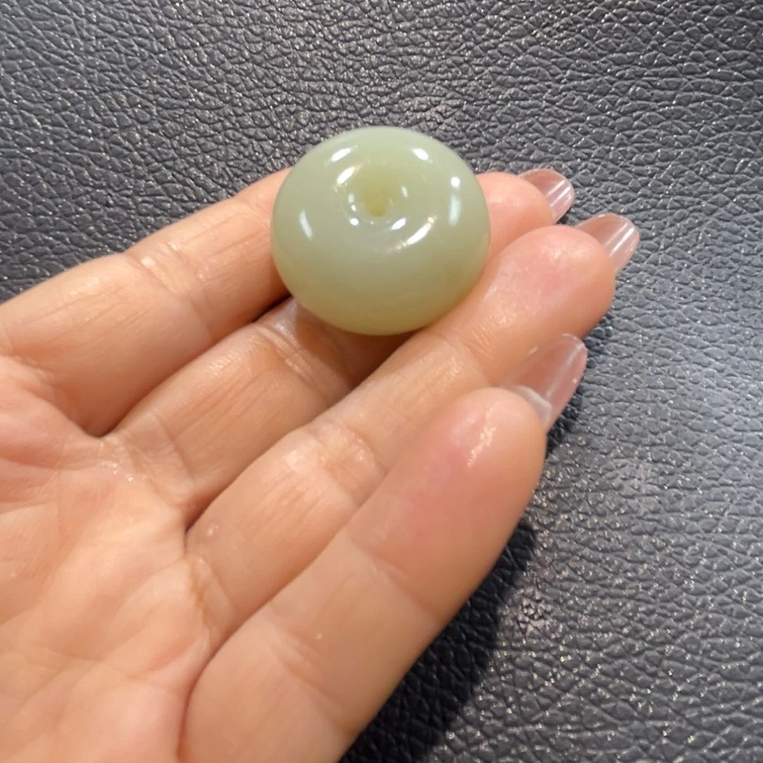 拾***！和田玉未镶嵌颈饰