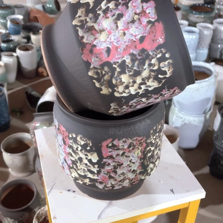 紫砂花盆口径18高度20两只正品