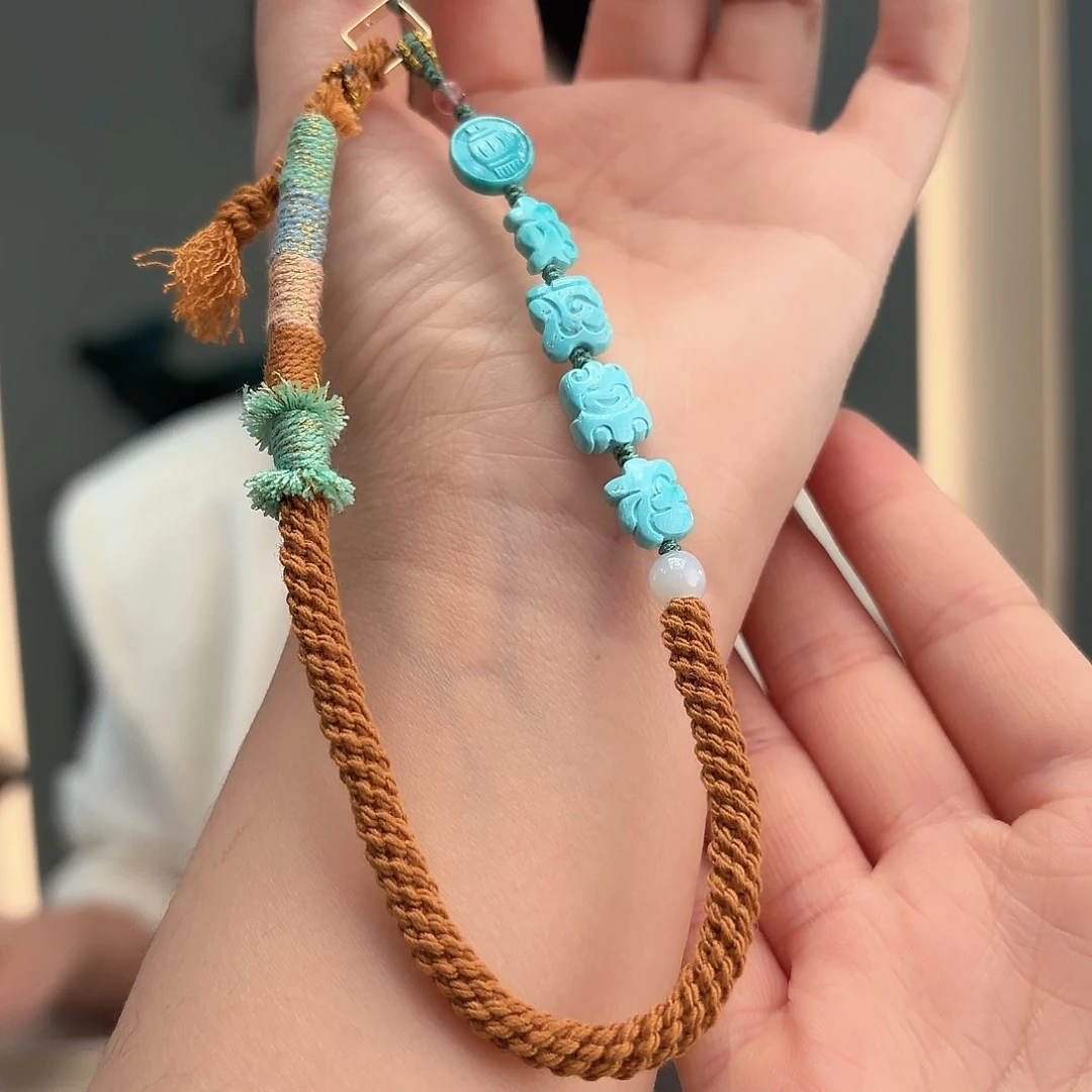 绿松石未镶嵌颈饰