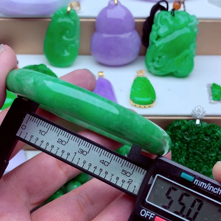 翡翠未镶嵌手镯＿．