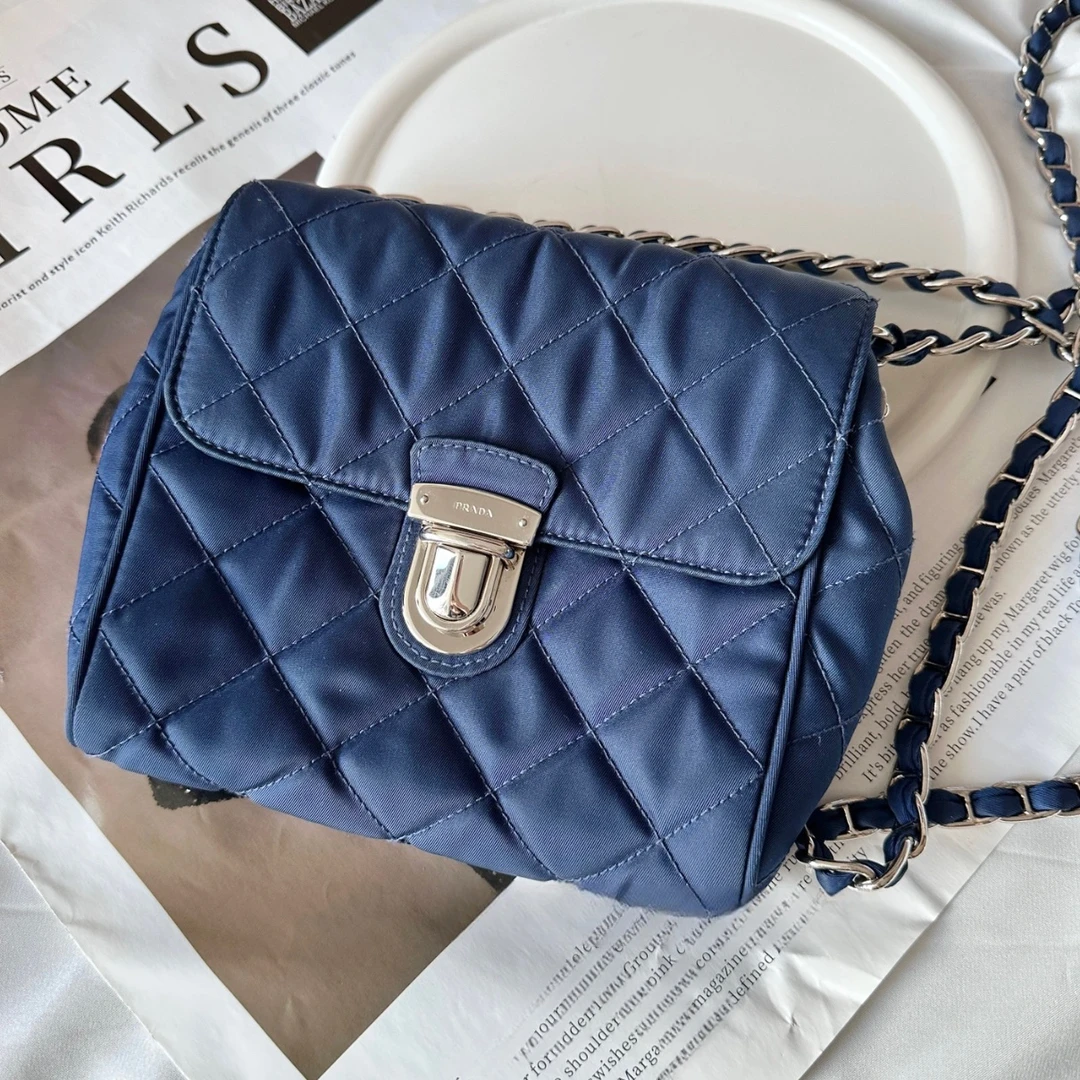 95新 Prada/普拉达 XM/藏蓝色降落伞银扣单肩斜跨包/THWP09127131