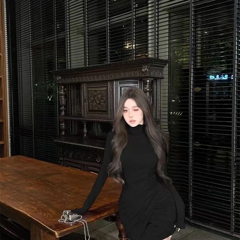 气质高领长袖连衣裙女秋冬交叉褶皱修身包臀裙纯欲收腰显瘦短裙子