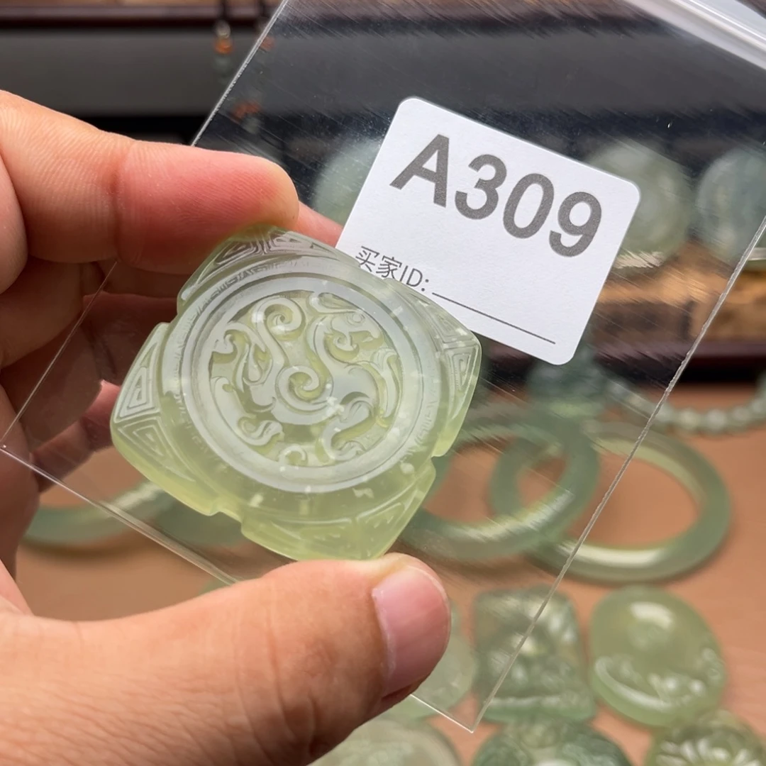 正***量未镶嵌蛇纹石玉颈饰