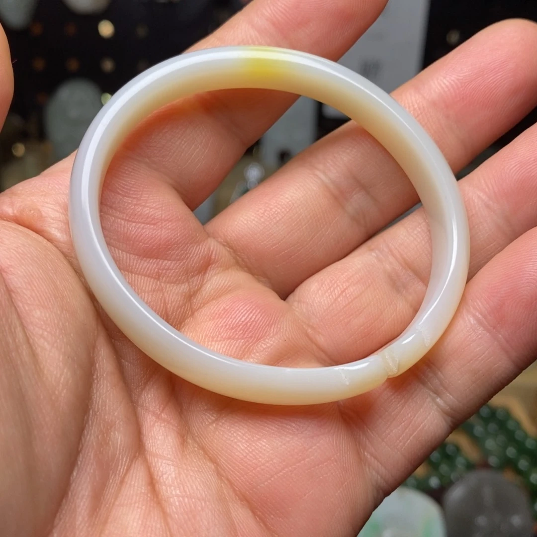 玛瑙/玉髓颈饰未镶嵌贵妃手镯福利随机发