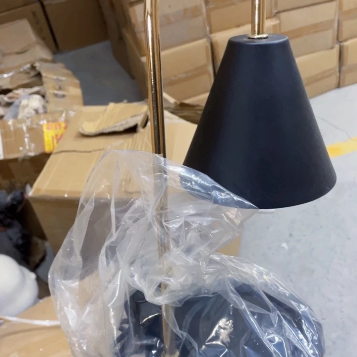 红陶瓶瓶罐罐花花草草黑色金杆融蜡灯