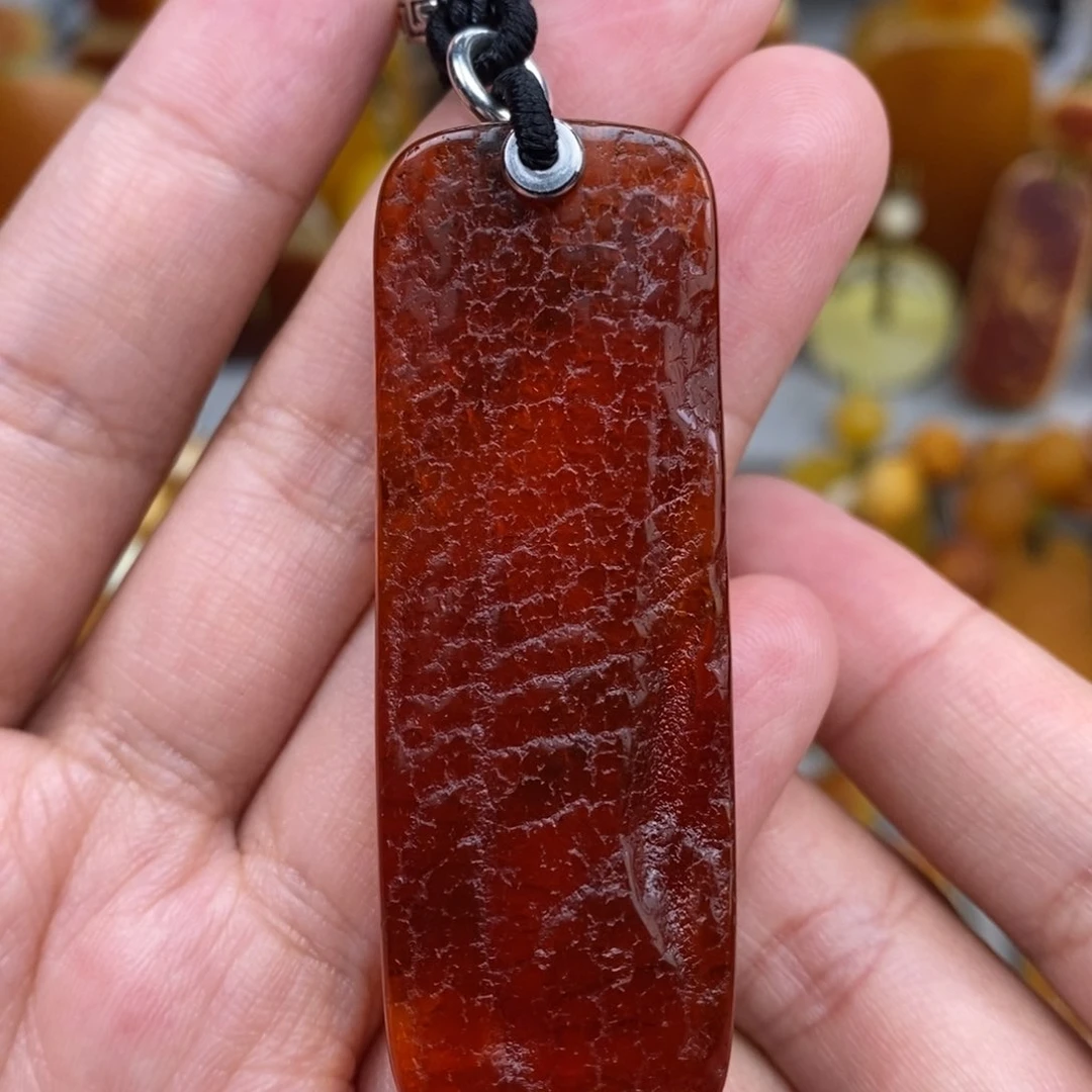 未镶嵌琥珀珠宝奇石