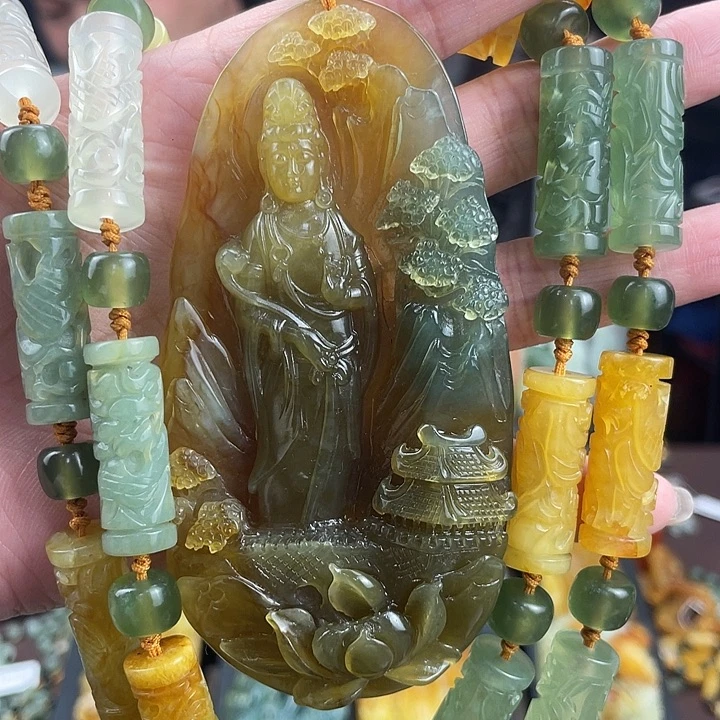 蛇纹石玉未镶嵌颈饰