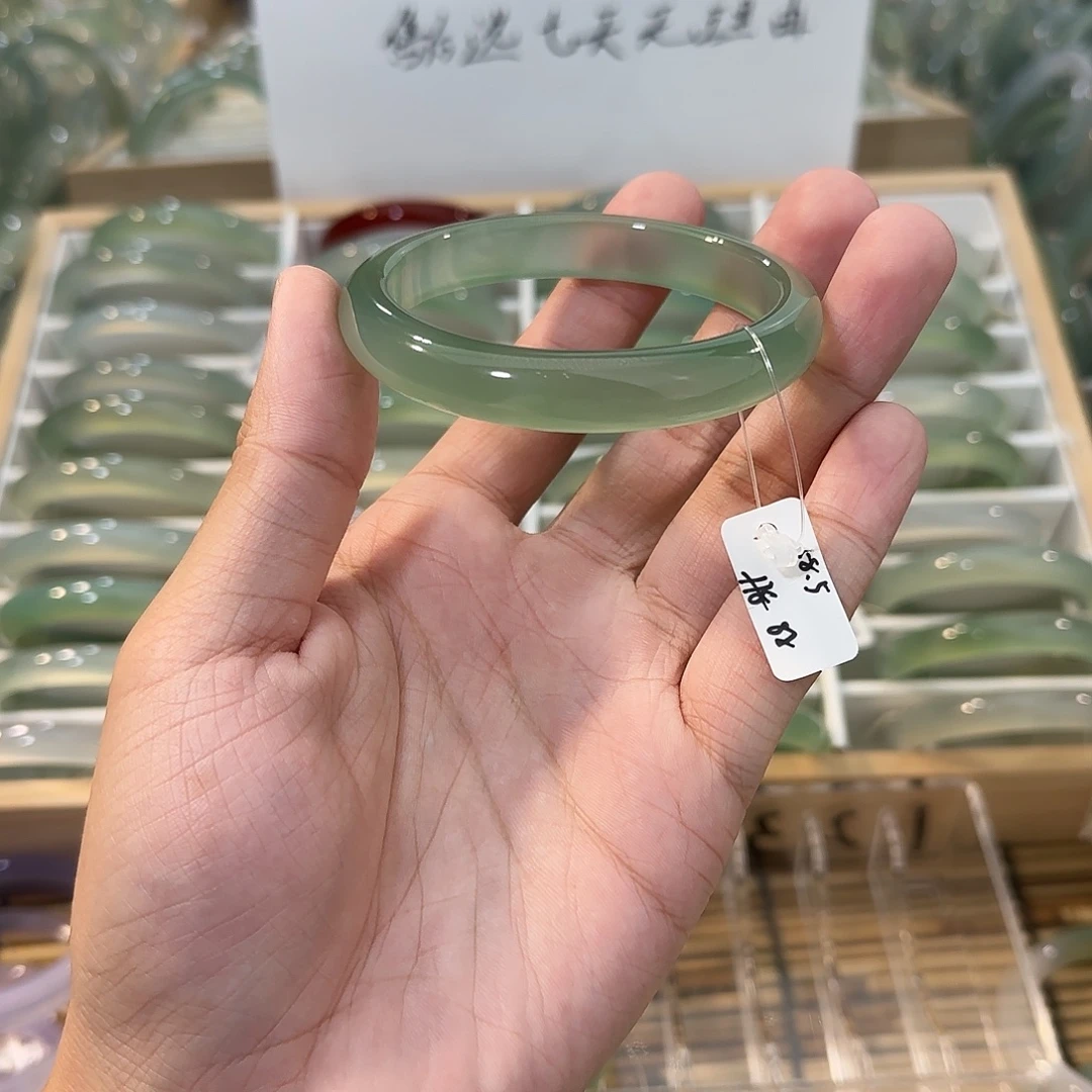 玛瑙/玉髓未镶嵌手镯圈口58.5