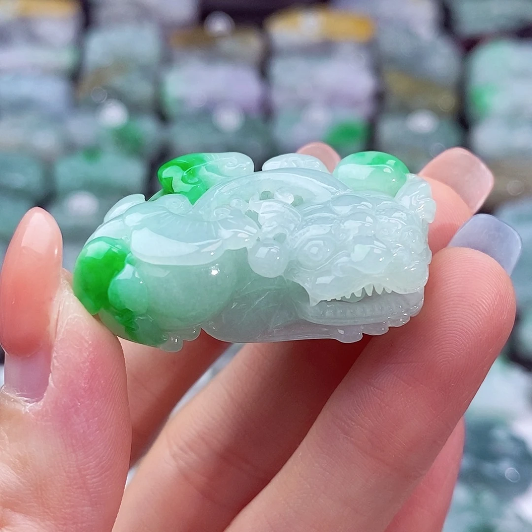 颈饰未镶嵌翡翠天然