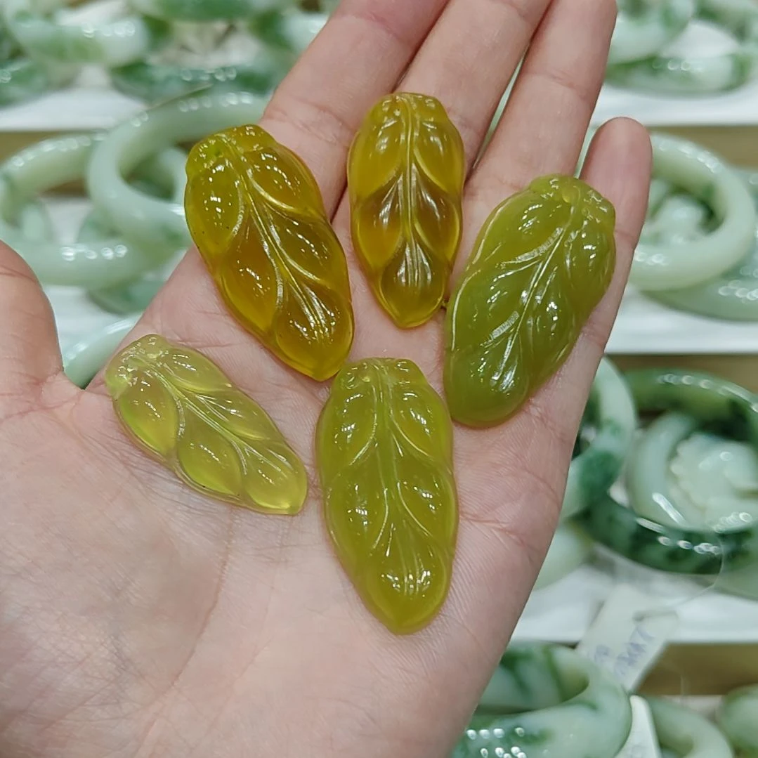 蛇纹石玉颈饰未镶嵌多样性拍一发一