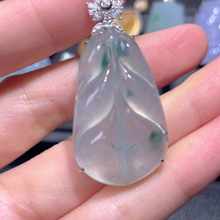 颈饰18K金镶嵌翡翠翡翠