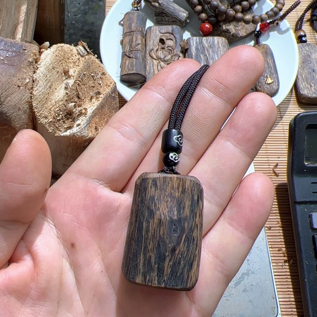 吊坠沉香白棋素牌6.8克