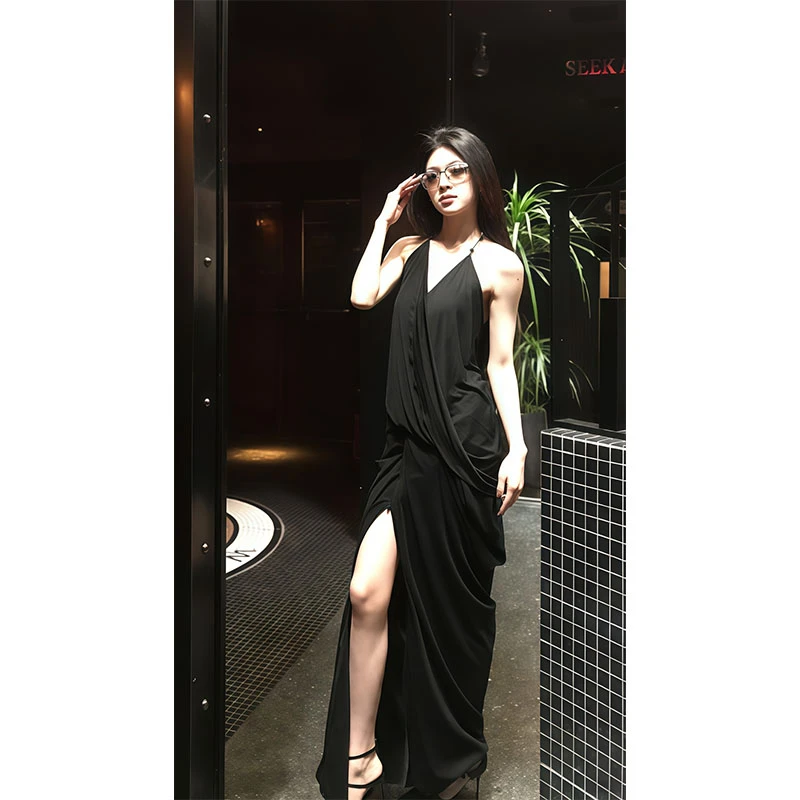 2025夏季时尚设计款显瘦修身韩系气质时尚收腰吊带无袖V领连衣裙