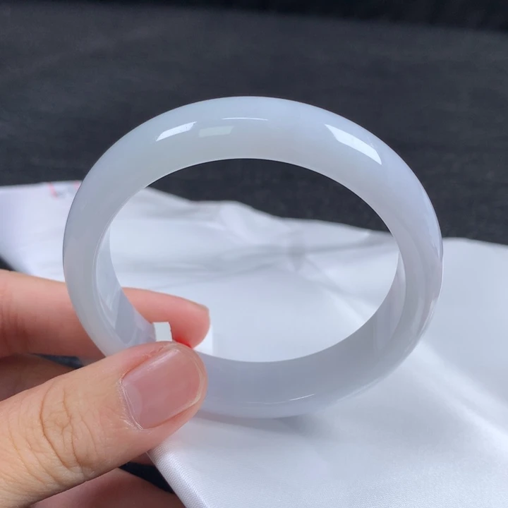 翡翠未镶嵌手镯