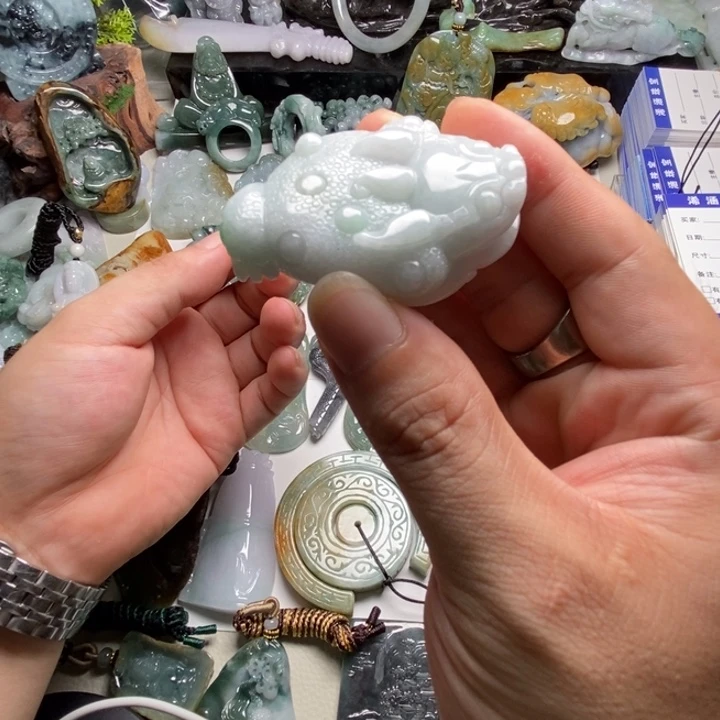 翡翠未镶嵌颈饰金蟾34