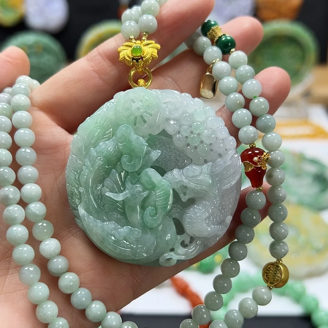 翡翠未镶嵌颈饰吊坠