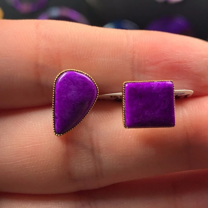 苏纪石（舒俱来）18K金镶嵌耳钉