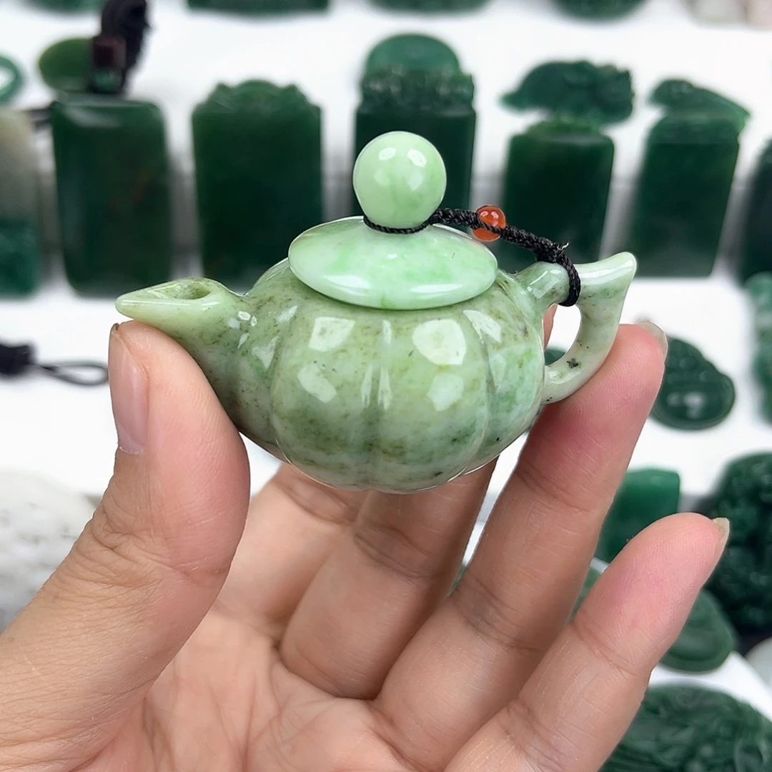 独山玉未镶嵌颈饰