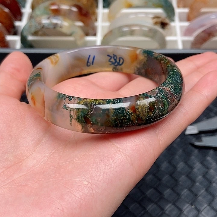 手镯玛瑙/玉髓未镶嵌一****。