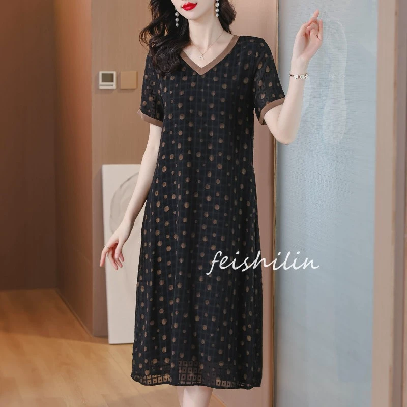 妈妈夏装直筒连衣裙女2025新款夏季高端中老年宽松遮肚子显瘦裙子