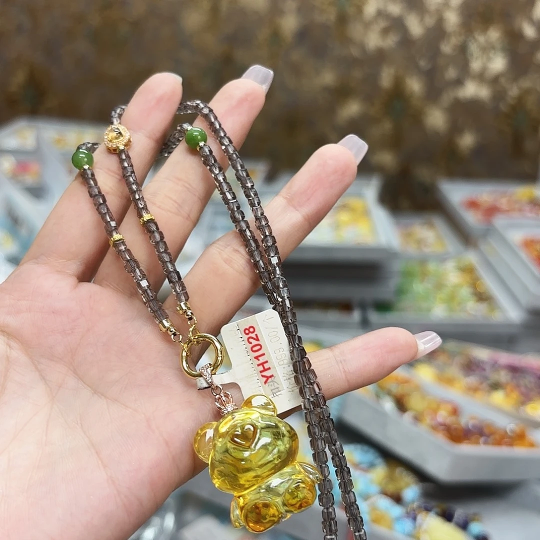 琥珀未镶嵌颈饰琥珀