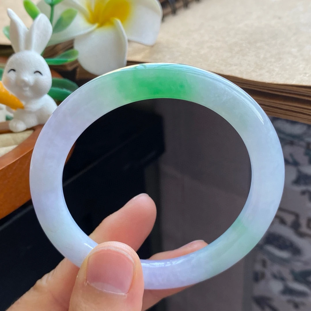 2.12批553号手镯54.6-8.9-8.6 甜阳绿淡彩！青翠色明亮诱人！