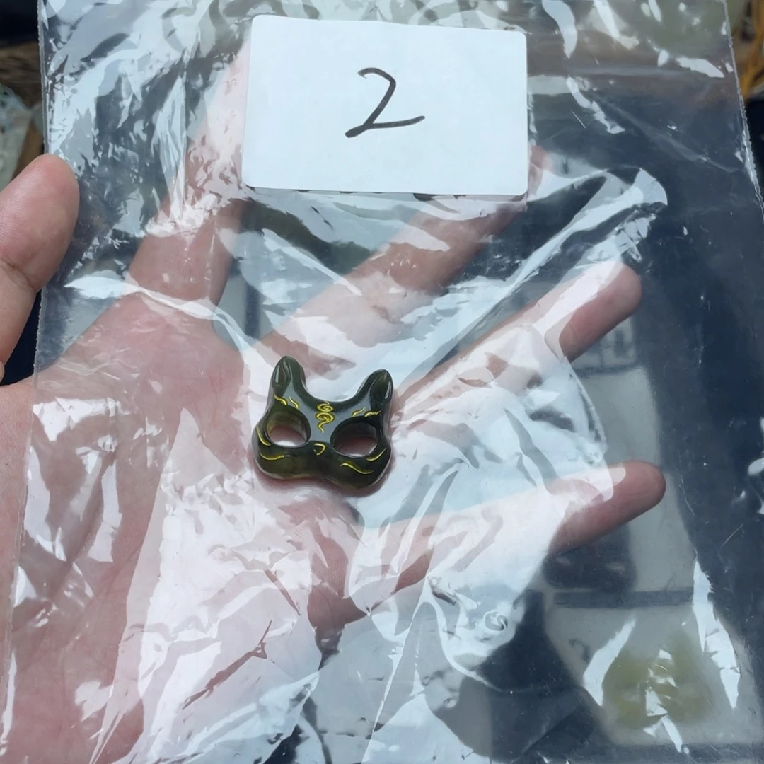 蛇纹石玉未镶嵌颈饰小****眼