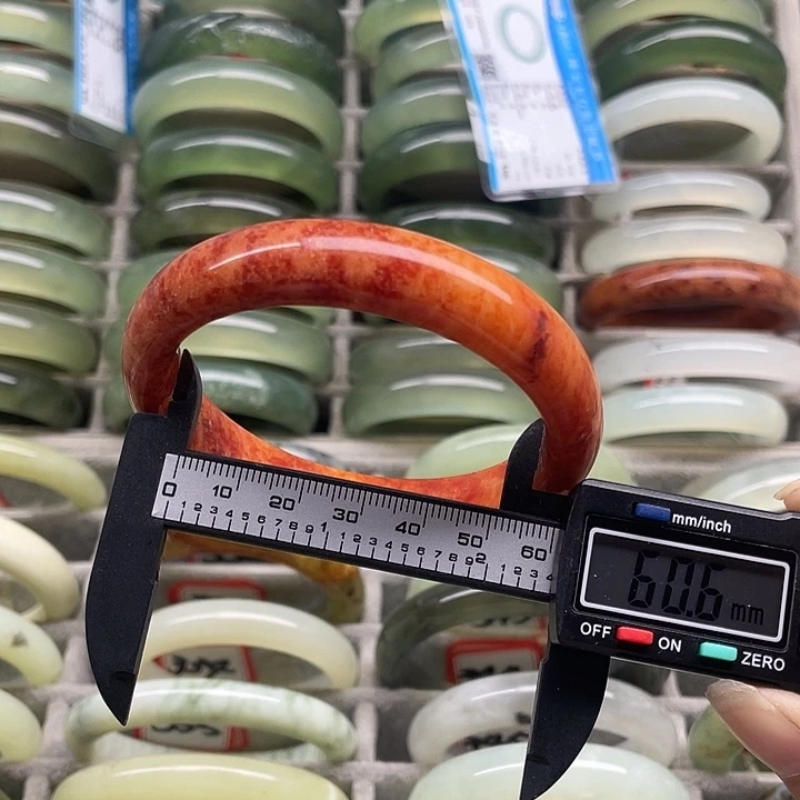 蛇纹石玉未镶嵌手镯322