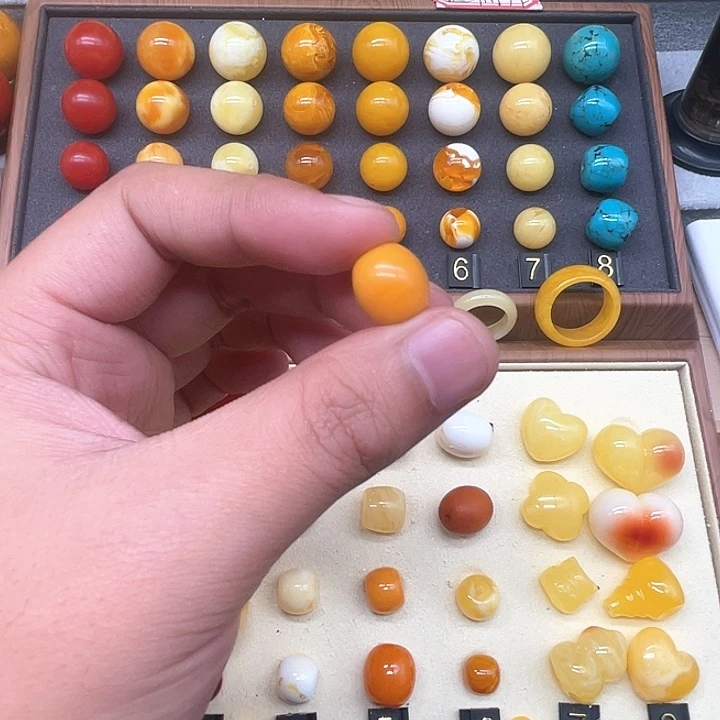 琥珀未镶嵌裸石鸡油黄枣珠