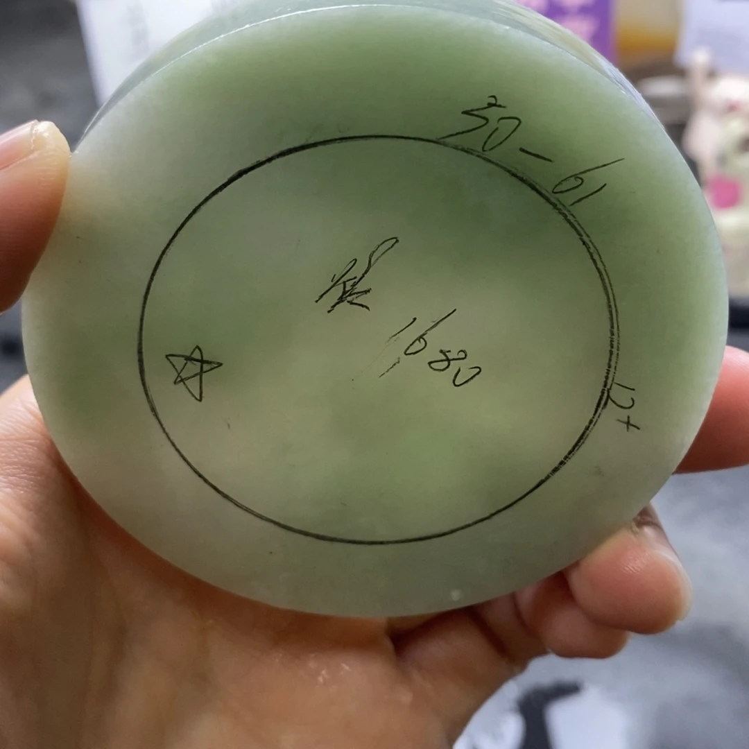 定制翡翠未镶嵌翡翠手镯