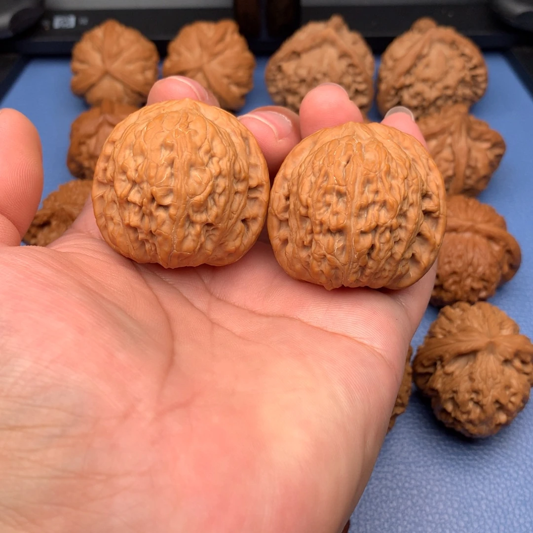 文玩核桃把件41绣球