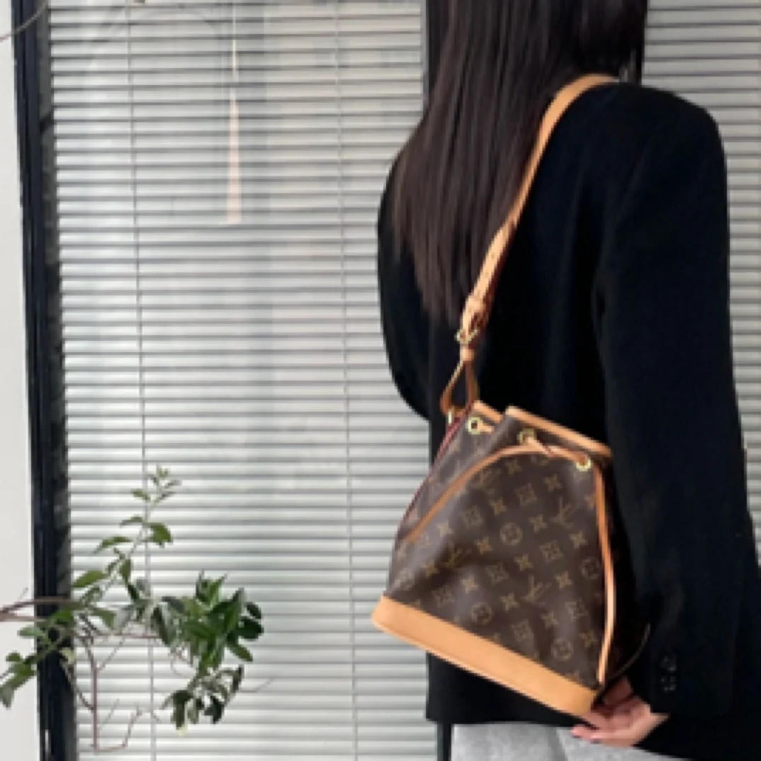 95新 LouisVuitton/路易威登 lv抽绳水桶bb972231