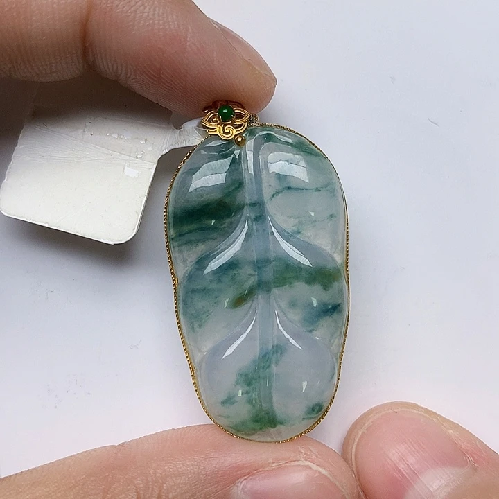 颈饰18K金镶嵌翡翠天然翡翠