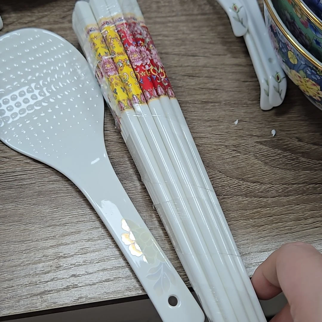 瓷片微瑕珐琅彩筷子10双饭勺一个6666