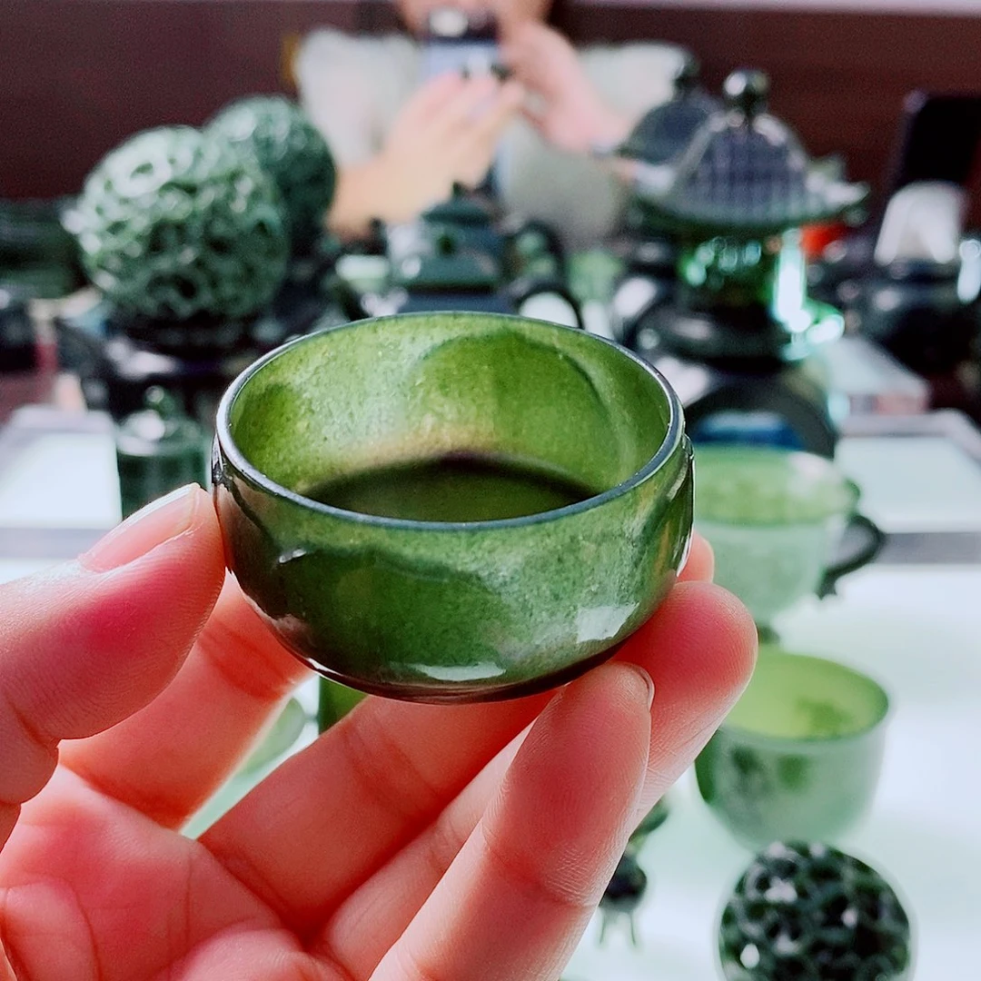 未镶嵌和田玉（青玉）摆件