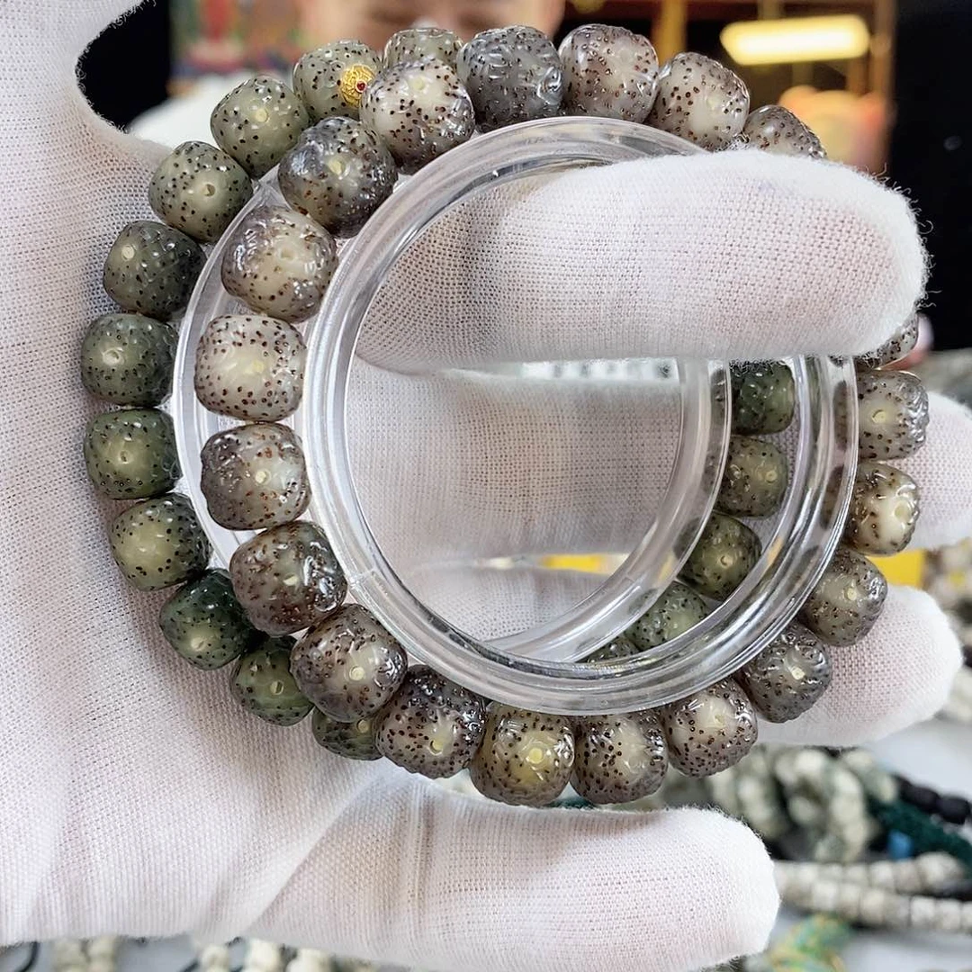 星月菩提手串情***堪星月菩提雕刻手串